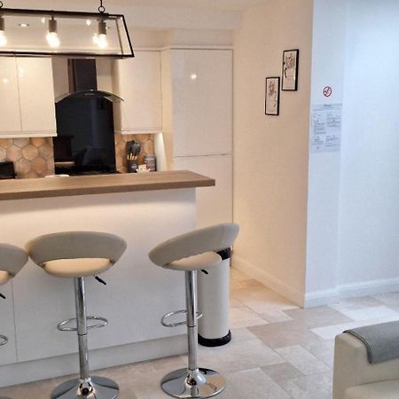 New 3 Bedrooms Flat In Ashford Near Heathrow Ngoại thất bức ảnh