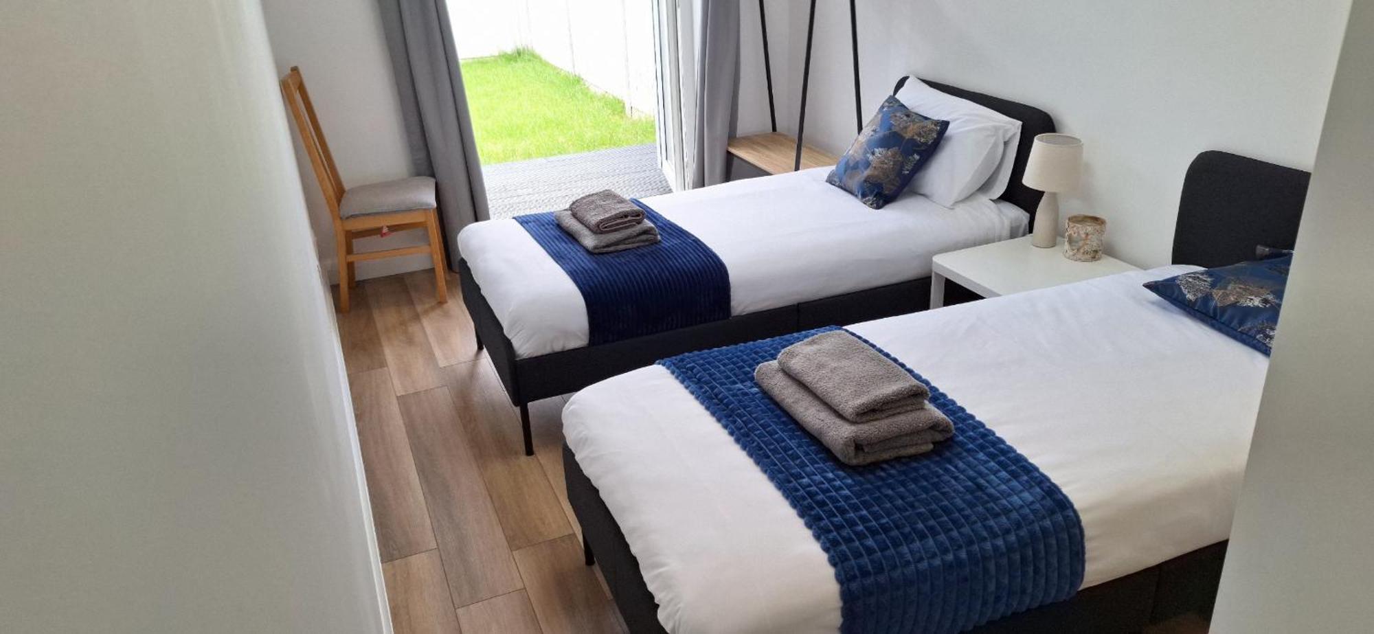 New 3 Bedrooms Flat In Ashford Near Heathrow Ngoại thất bức ảnh
