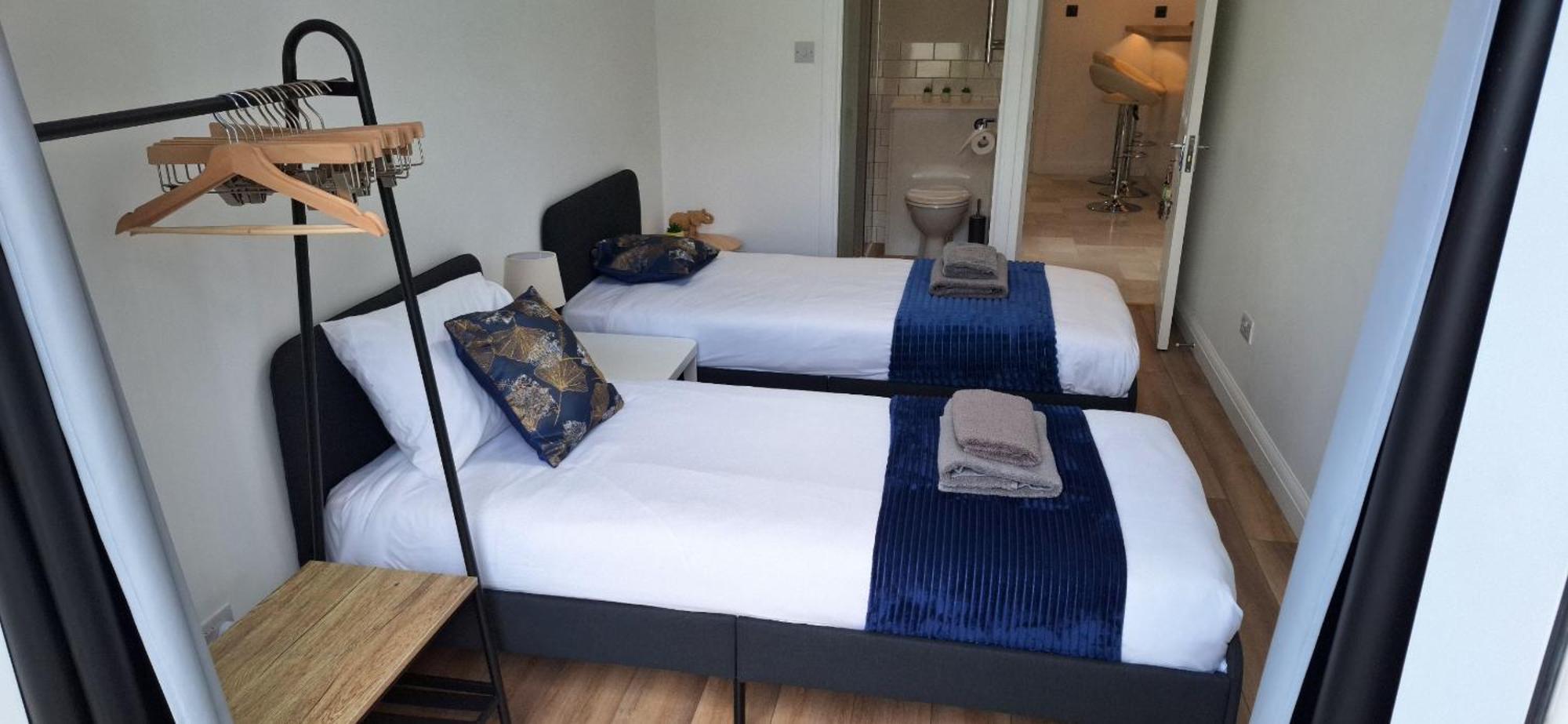 New 3 Bedrooms Flat In Ashford Near Heathrow Ngoại thất bức ảnh