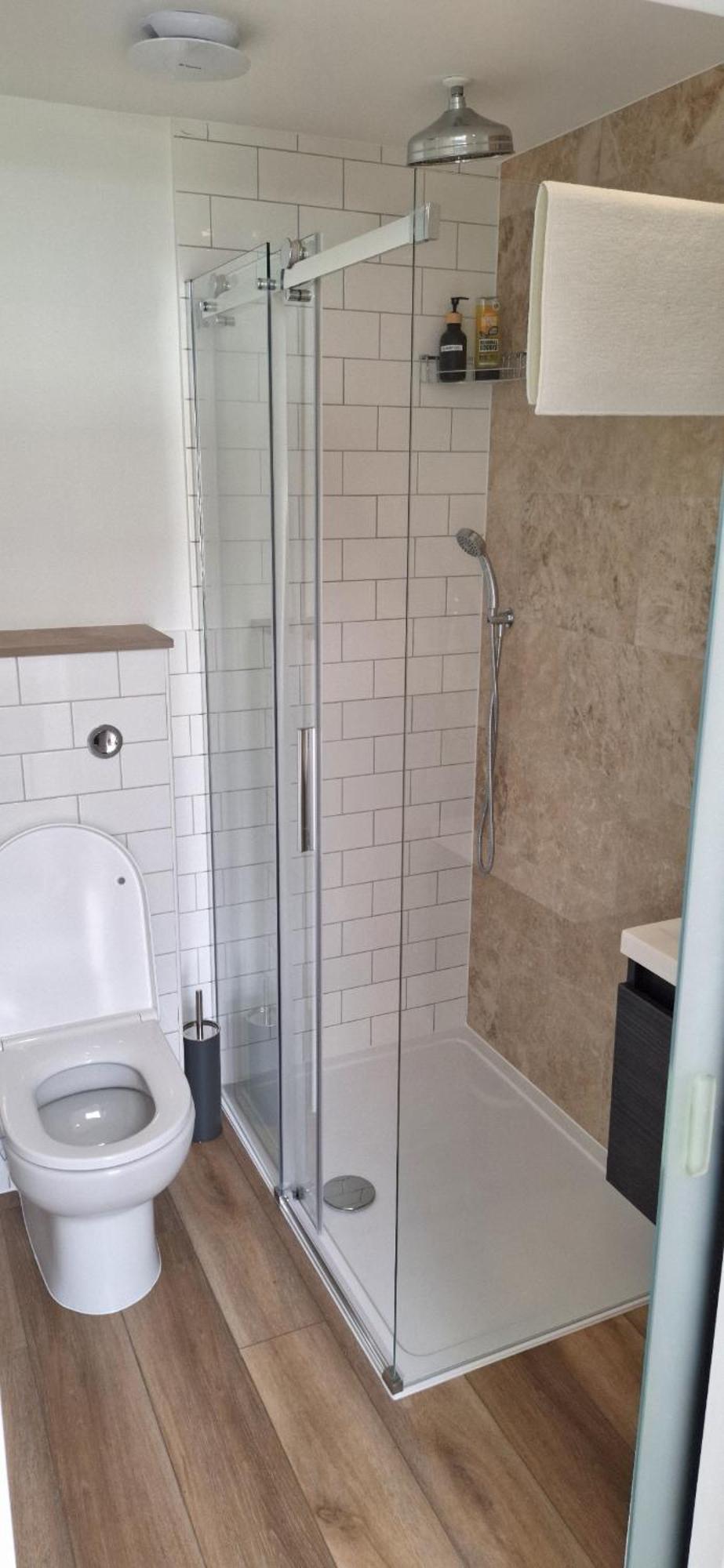 New 3 Bedrooms Flat In Ashford Near Heathrow Ngoại thất bức ảnh