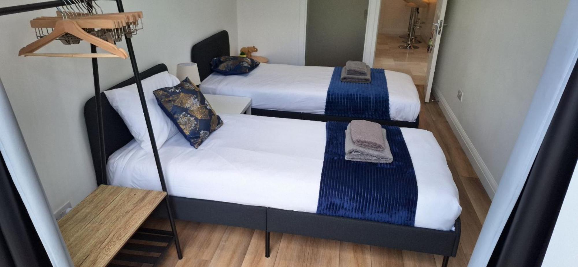 New 3 Bedrooms Flat In Ashford Near Heathrow Ngoại thất bức ảnh