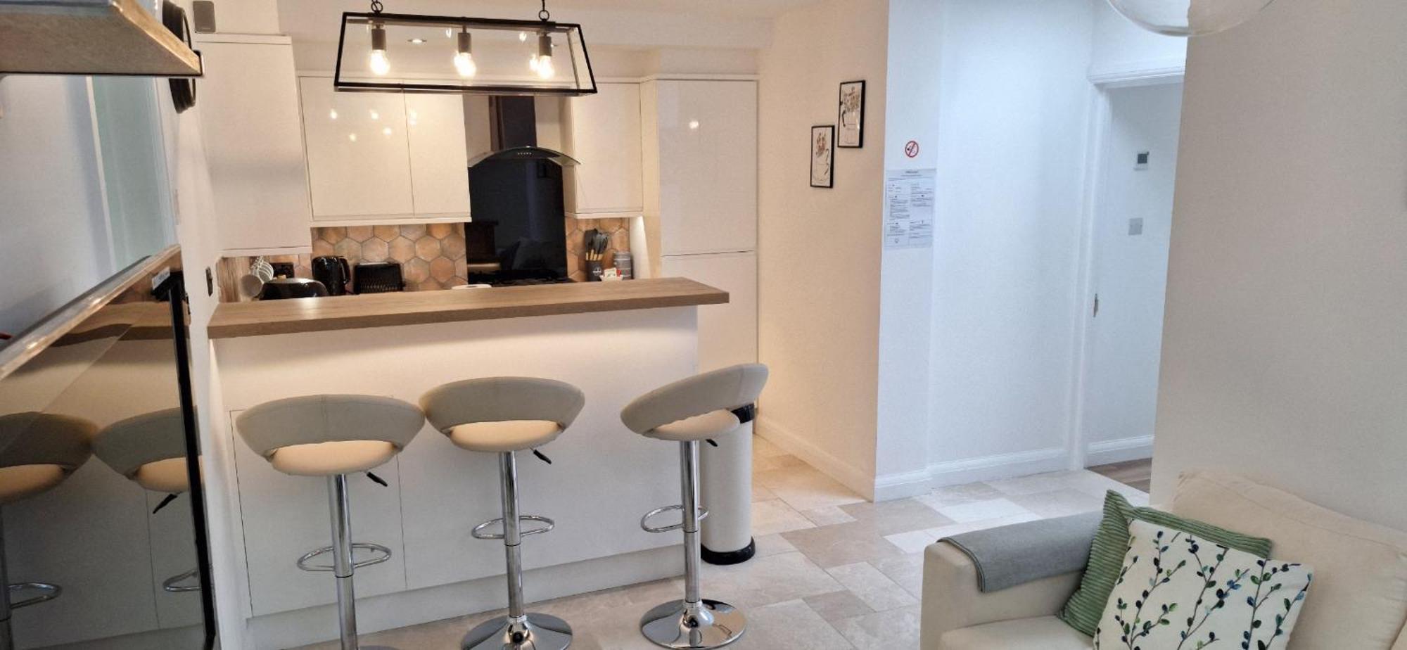 New 3 Bedrooms Flat In Ashford Near Heathrow Ngoại thất bức ảnh